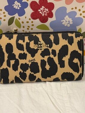 NWT Coach Leopard-Print Zip Wallet - Black & Tan